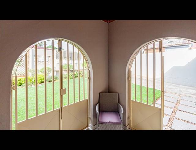 4 BEDROOM HOUSE FOR SALE IN CROSBY